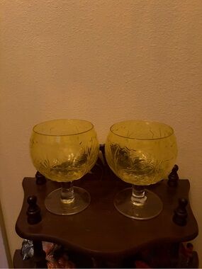 Sigma Beauty Yellow Textured Goblet-Style Drinkware Pair